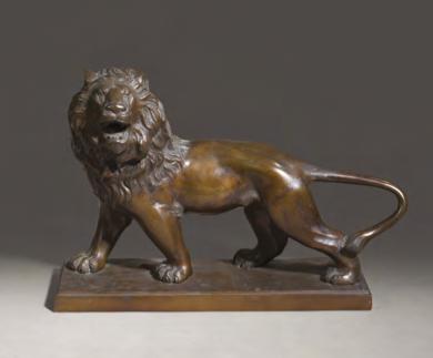 Figure 11 : Lion en bronze à patine brune signé et situé Hanoï sur la terrasse. Avant 1925